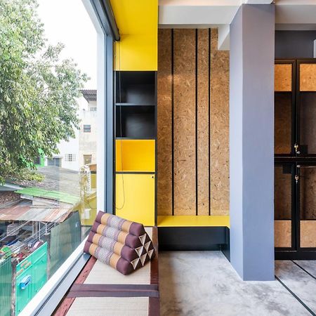 Lobsuek Hostel Bangkok Ngoại thất bức ảnh