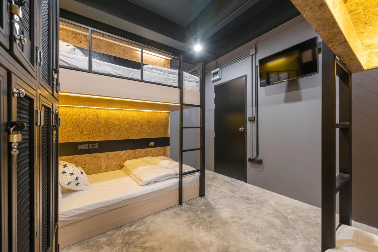 Lobsuek Hostel Bangkok Ngoại thất bức ảnh