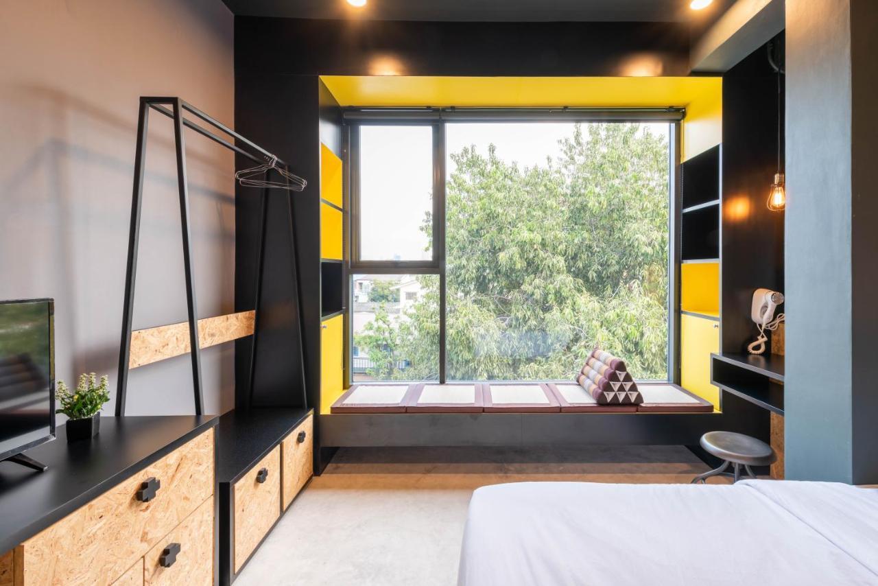 Lobsuek Hostel Bangkok Ngoại thất bức ảnh
