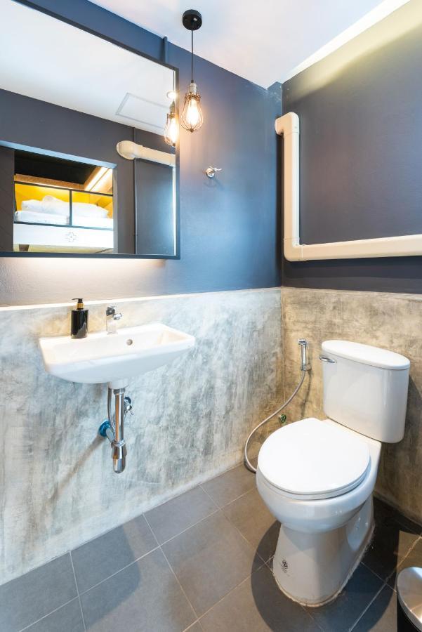 Lobsuek Hostel Bangkok Ngoại thất bức ảnh