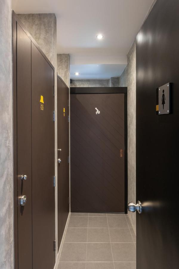 Lobsuek Hostel Bangkok Ngoại thất bức ảnh